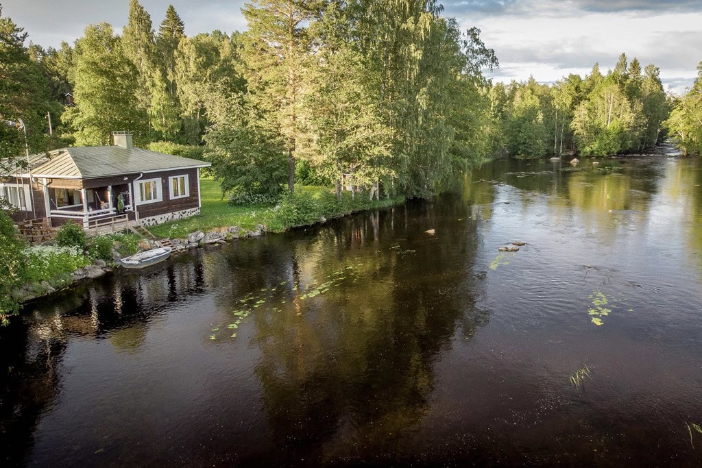 Willa Lohi joelta | riverside